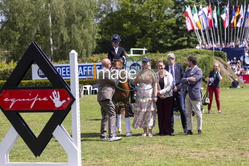 dressage PrizeGiving_Hamburg_20240512_SS350514.jpg